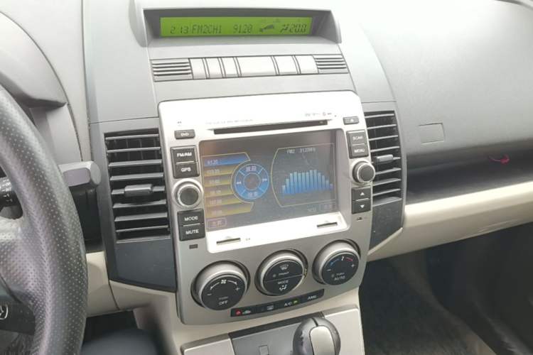 Used Mazda 5 2008 2.0 Automatic Comfort Edition Audio And AC Panel