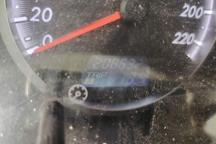 Used Mazda 5 2008 2.0 Manual Comfort Version Odometer Close Up