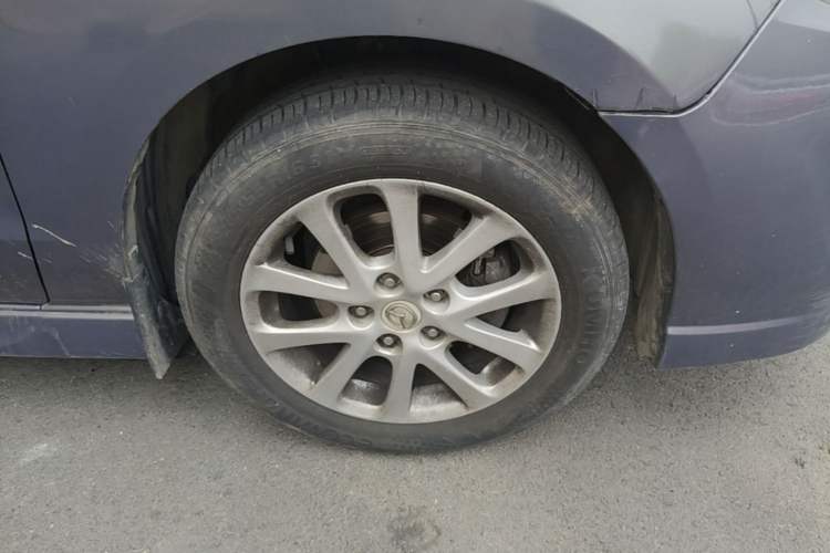 Used Mazda 5 2008 2.0 Automatic Comfort Edition Right Front Wheel Hub