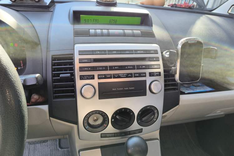 Used Mazda 5 2008 2.0 Automatic Comfort Edition Audio And AC Panel