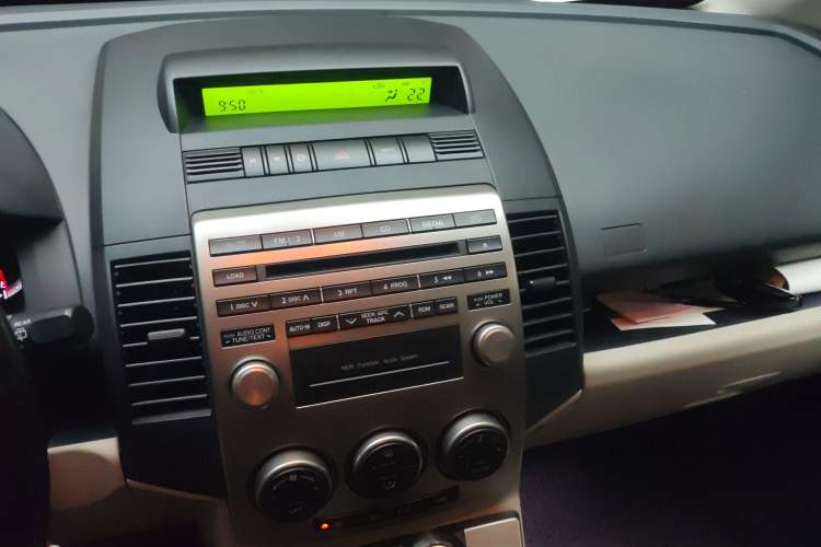 Used Mazda 5 2008 2.0 Automatic Luxury Edition Audio And AC Panel