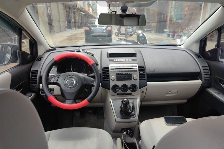 Used Mazda 5 2008 2.0 Manual Comfort Version Center Console
