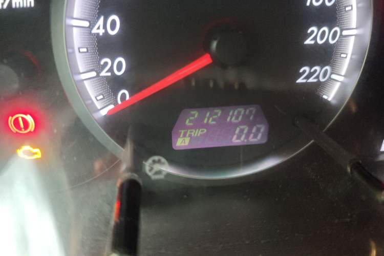 Used Mazda 5 2008 2.0 Manual Comfort Version Odometer Close Up