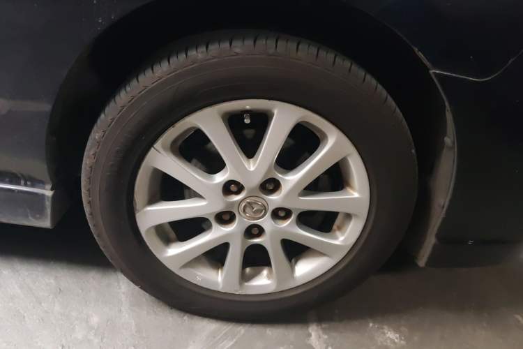 Used Mazda 5 2008 2.0 Automatic Luxury Edition Right Front Wheel Hub