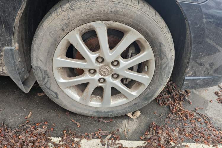 Used Mazda 5 2008 2.0 Manual Comfort Version Right Front Wheel Hub