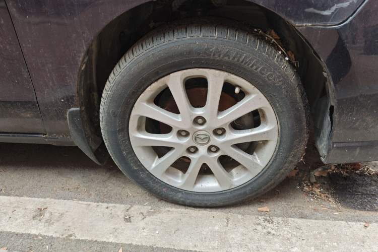 Used Mazda 5 2008 2.0 Manual Comfort Version Right Front Wheel Hub