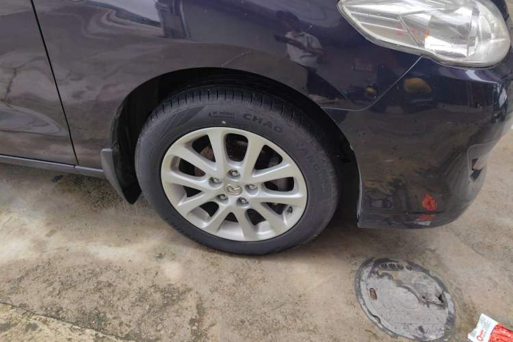 Used Mazda 5 2008 2.0 Manual Comfort Version Right Front Wheel Hub