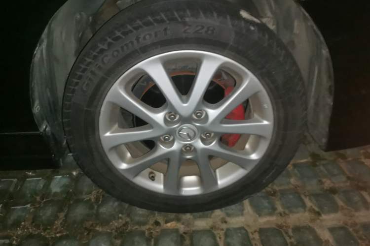 Used Mazda 5 2008 2.0 Automatic Comfort Edition Right Front Wheel Hub
