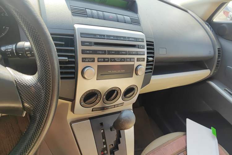 Used Mazda 5 2008 2.0 Automatic Comfort Edition Audio And AC Panel