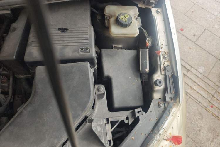 Used Mazda 5 2008 2.0 Automatic Comfort Edition Engine Bay Left