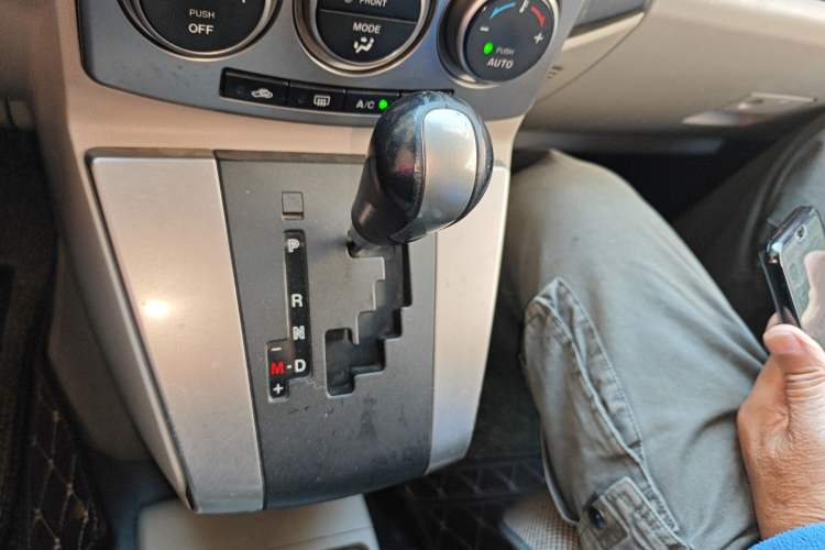 Used Mazda 5 2008 2.0 Automatic Luxury Edition Gear Lever