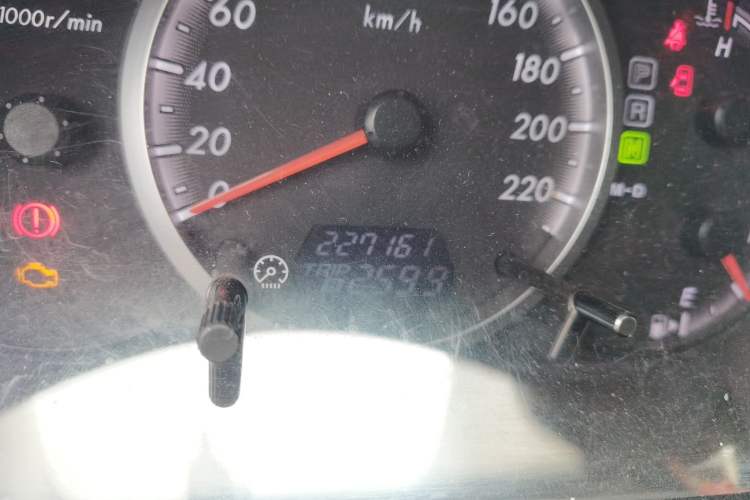 Used Mazda 5 2008 2.0 Automatic Luxury Edition Odometer Close Up