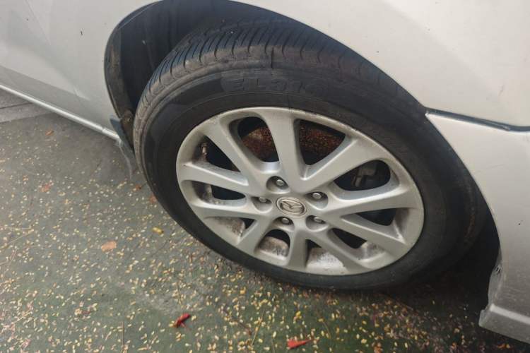 Used Mazda 5 2008 2.0 Automatic Comfort Edition Right Front Wheel Hub