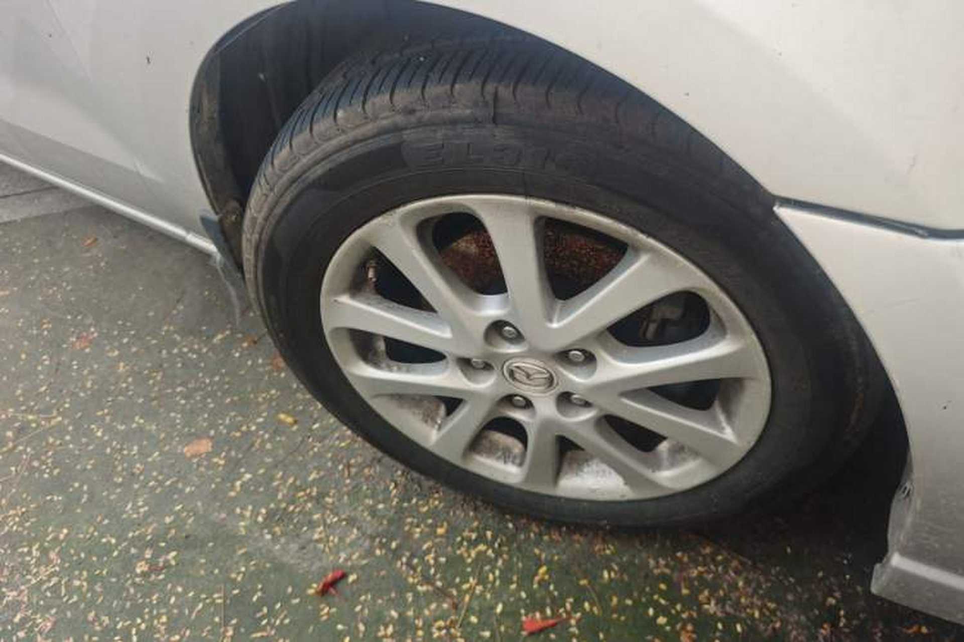 Used Mazda 5 2008 2.0 Automatic Comfort Edition Right Front Wheel Hub