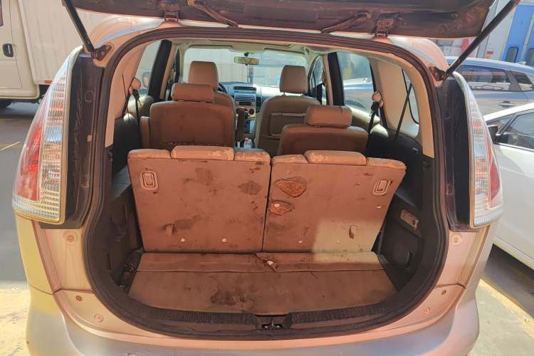 Used Mazda 5 2008 2.0 Automatic Comfort Edition Trunk