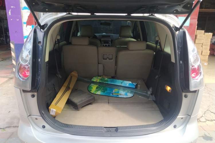 Used Mazda 5 2008 2.0 Automatic Comfort Edition Trunk