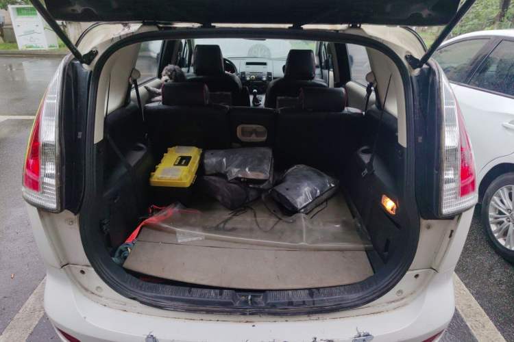 Used Mazda 5 2008 2.0 Manual Comfort Version Trunk