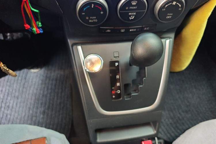 Used Mazda 5 2011 2.0L Automatic Comfort Edition Gear Lever