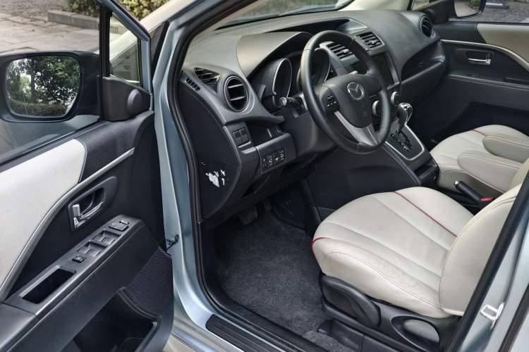 Used Mazda 5 2011 2.0L Automatic Luxury Edition Interior 1