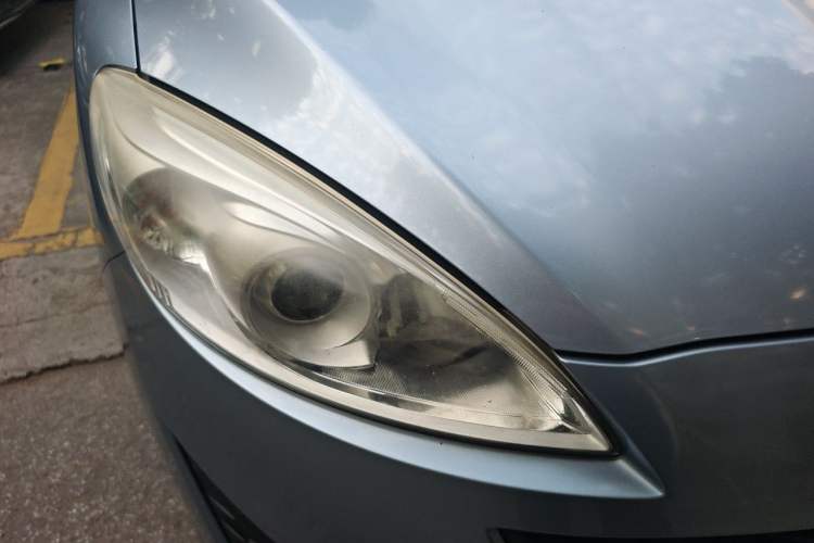 Used Mazda 5 2011 2.0L Automatic Comfort Edition Right Front Headlight