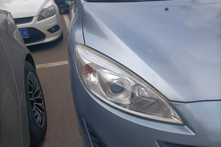 Used Mazda 5 2011 2.0L Automatic Luxury Edition Right Front Headlight
