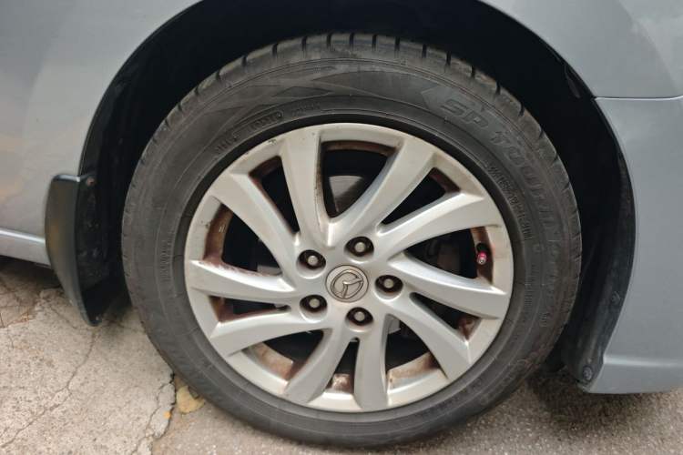 Used Mazda 5 2011 2.0L Automatic Comfort Edition Right Front Wheel Hub