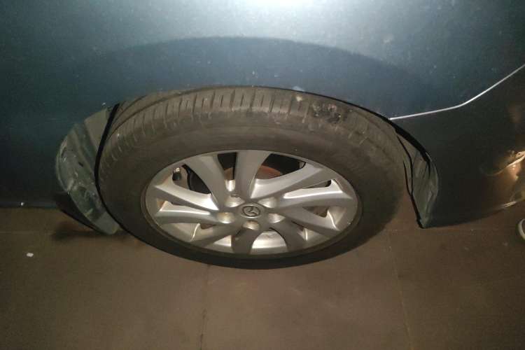 Used Mazda 5 2011 2.0L Manual Comfort Edition Right Front Wheel Hub