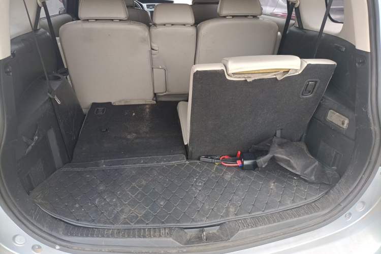 Used Mazda 5 2011 2.0L Automatic Luxury Edition Trunk