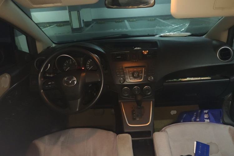 Used Mazda 5 2011 2.0L Automatic Comfort Edition Center Console