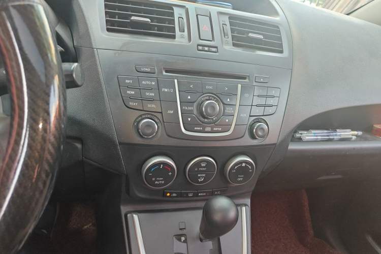 Used Mazda 5 2011 2.0L Automatic Comfort Edition Audio And AC Panel