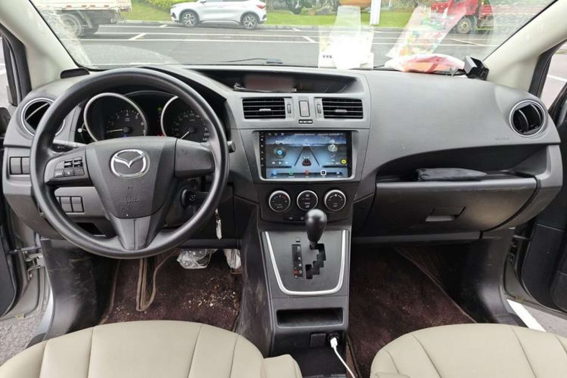 Used Mazda 5 2011 2.0L Automatic Comfort Edition Center Console