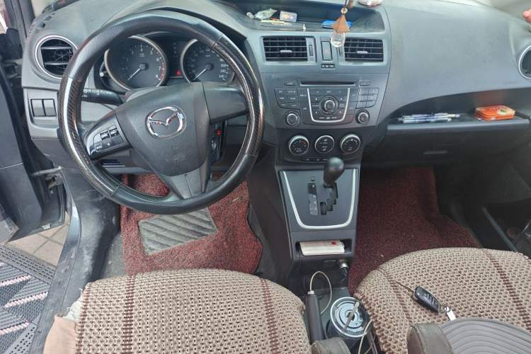Used Mazda 5 2011 2.0L Automatic Comfort Edition Center Console