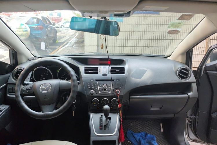 Used Mazda 5 2011 2.0L Automatic Comfort Edition Center Console