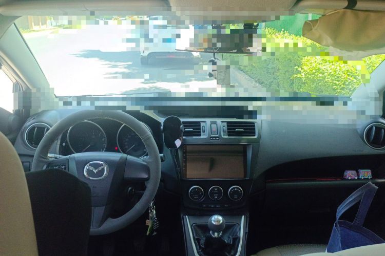 Used Mazda 5 2011 2.0L Manual Comfort Edition Center Console