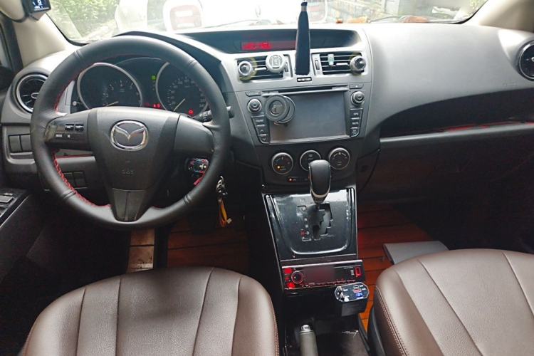 Used Mazda 5 2011 2.0L Automatic Comfort Edition Center Console
