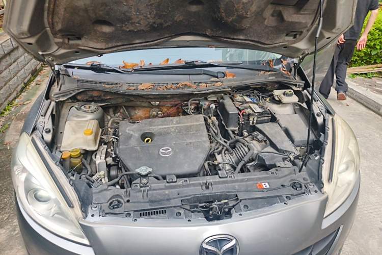 Used Mazda 5 2011 2.0L Automatic Comfort Edition Engine Bay