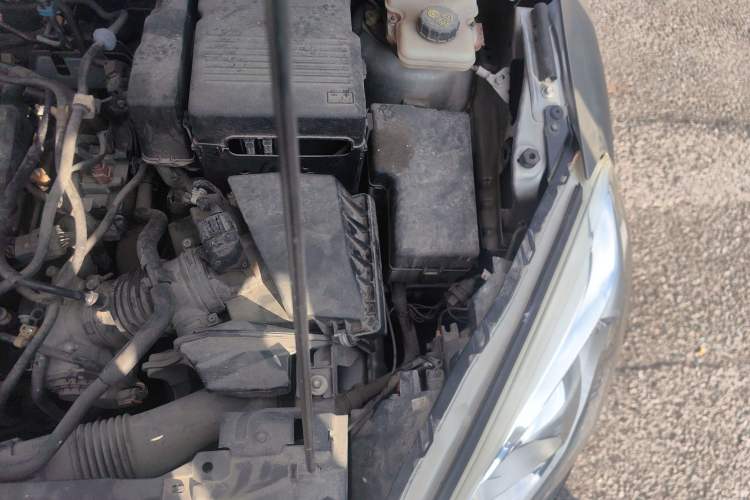 Used Mazda 5 2011 2.0L Automatic Comfort Edition Engine Bay Left