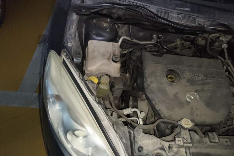 Used Mazda 5 2011 2.0L Automatic Comfort Edition Engine Bay Right