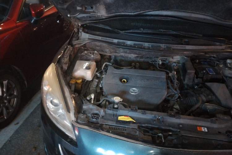 Used Mazda 5 2011 2.0L Manual Comfort Edition Engine Bay Right