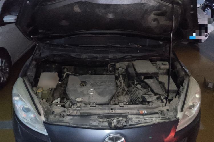 Used Mazda 5 2011 2.0L Automatic Comfort Edition Engine Bay