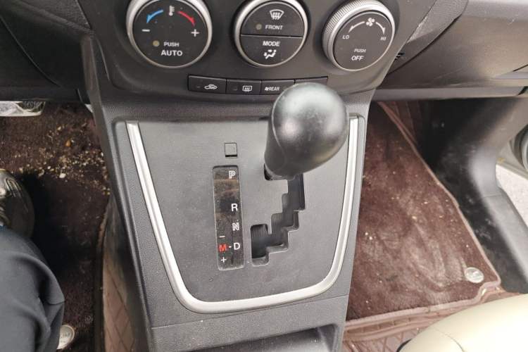 Used Mazda 5 2011 2.0L Automatic Comfort Edition Gear Lever