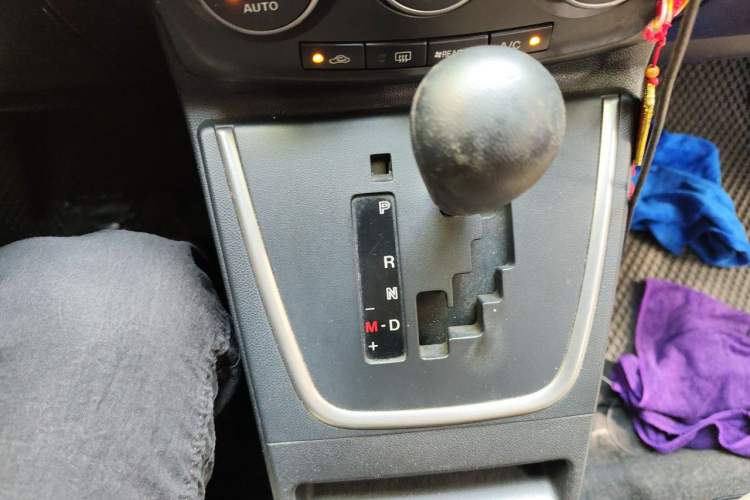 Used Mazda 5 2011 2.0L Automatic Comfort Edition Gear Lever