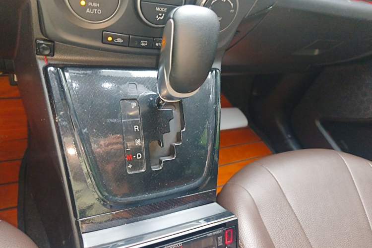 Used Mazda 5 2011 2.0L Automatic Comfort Edition Gear Lever