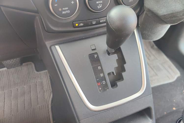 Used Mazda 5 2011 2.0L Automatic Comfort Edition Gear Lever
