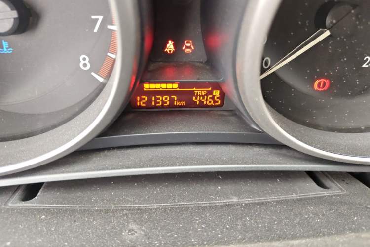 Used Mazda 5 2011 2.0L Automatic Comfort Edition Odometer Close Up