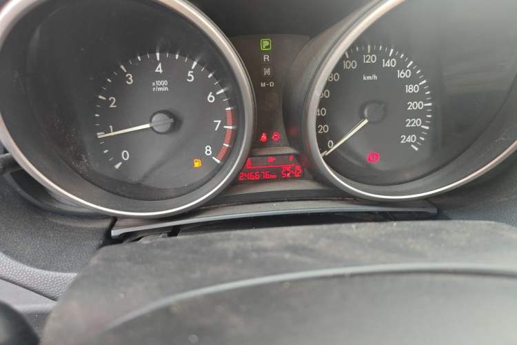 Used Mazda 5 2011 2.0L Automatic Comfort Edition Odometer Close Up