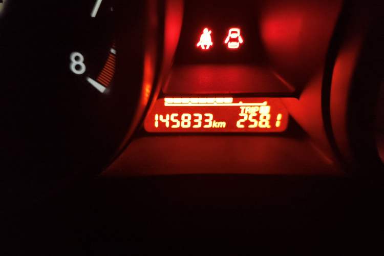 Used Mazda 5 2011 2.0L Automatic Comfort Edition Odometer Close Up