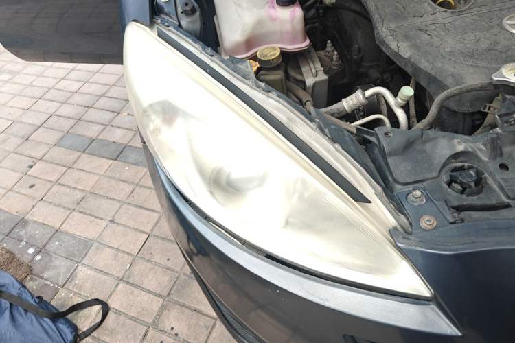 Used Mazda 5 2011 2.0L Automatic Comfort Edition Right Front Headlight