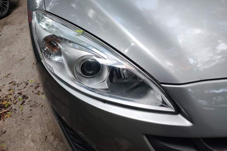 Used Mazda 5 2011 2.0L Automatic Comfort Edition Right Front Headlight