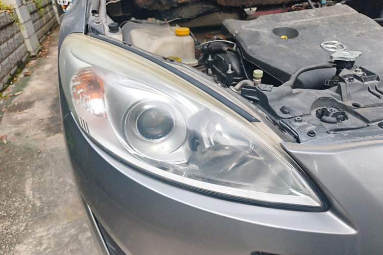 Used Mazda 5 2011 2.0L Automatic Comfort Edition Right Front Headlight